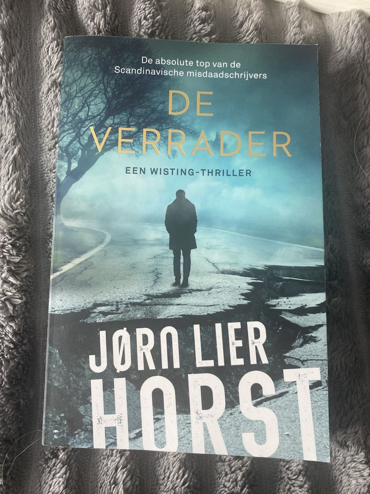 Sprzedam ksiazke po niemiecku Horse jorn Hier