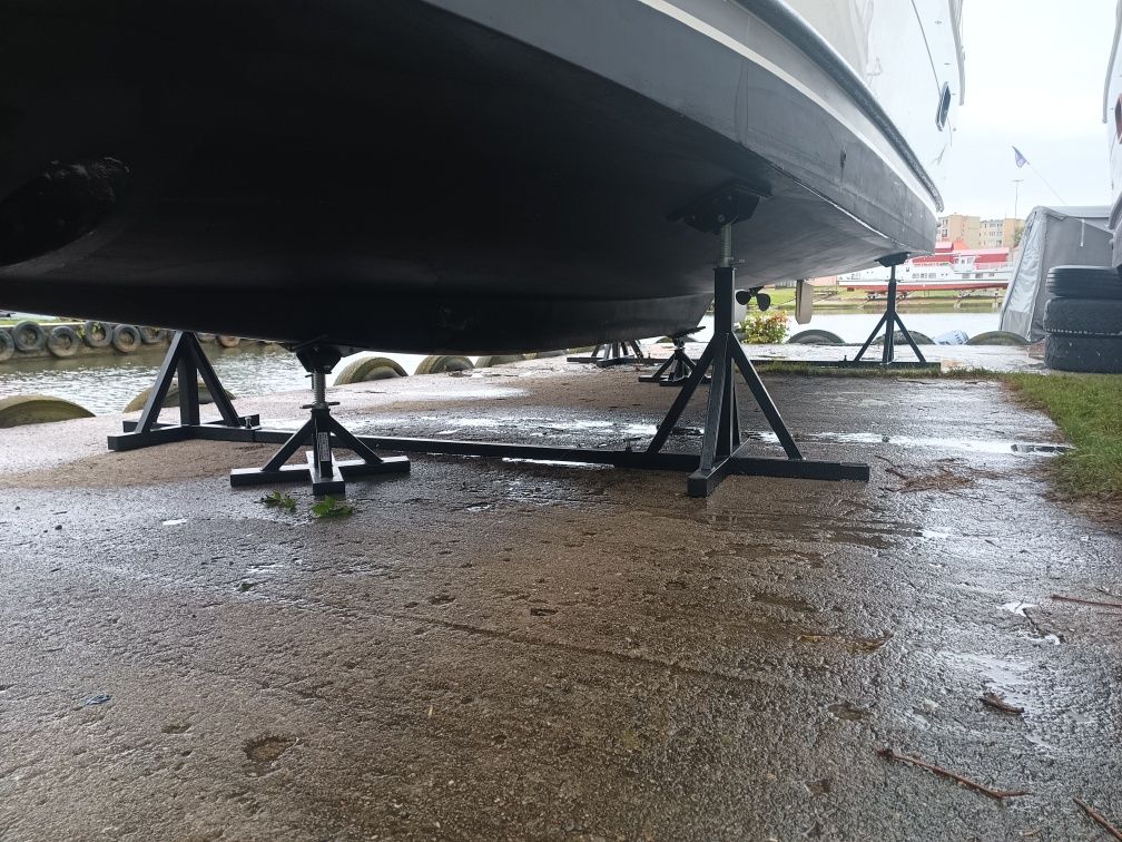 Stojaki podstawy pod hausboat