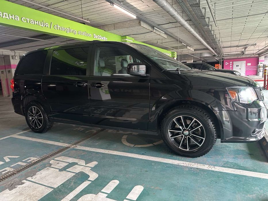 мінівен Dodge Grand Caravan,обмін на значно дешевше авто