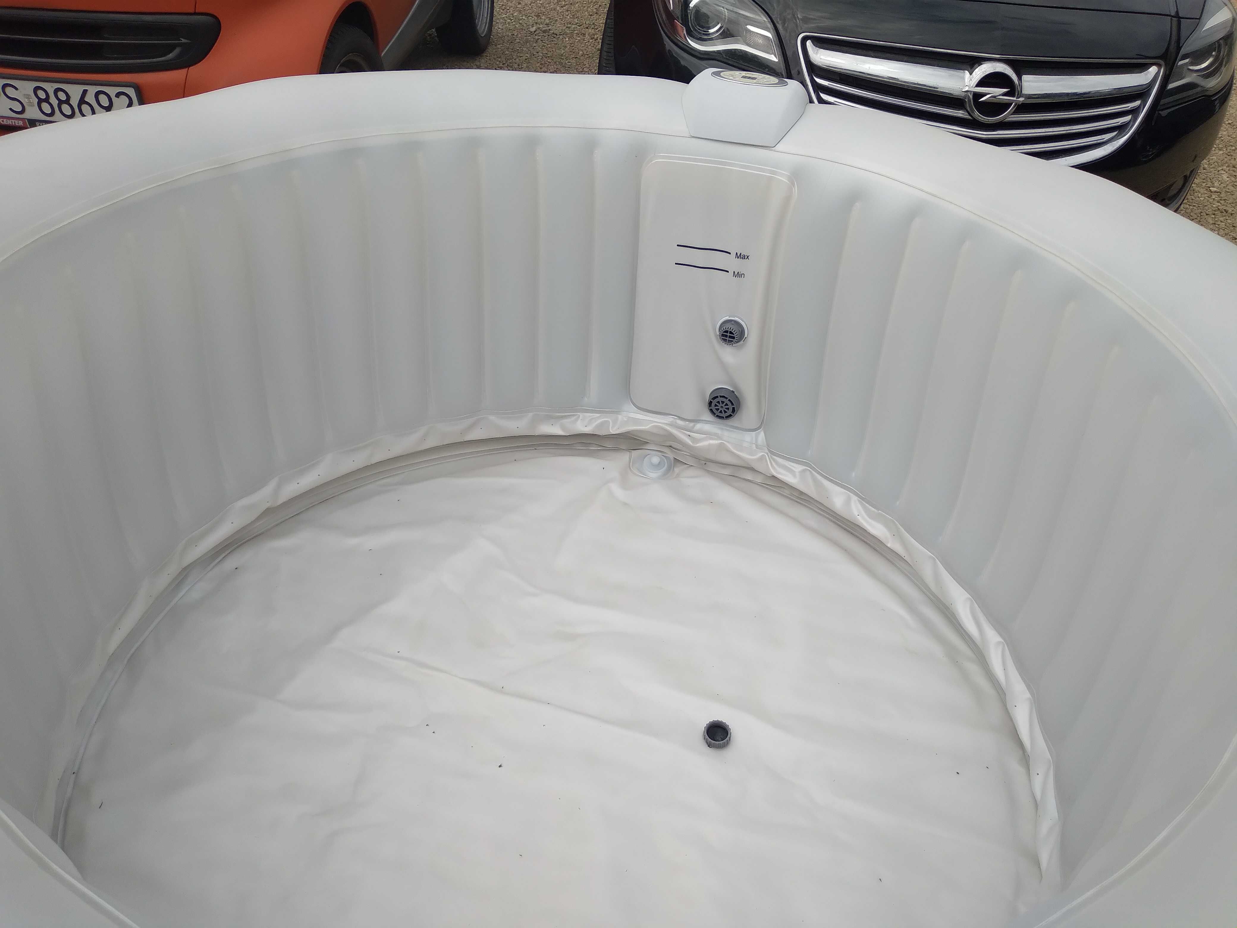 Jacuzzi INFINITE SPA z hydromasażem nadmuchiwany  800L 4os. 180x65cm