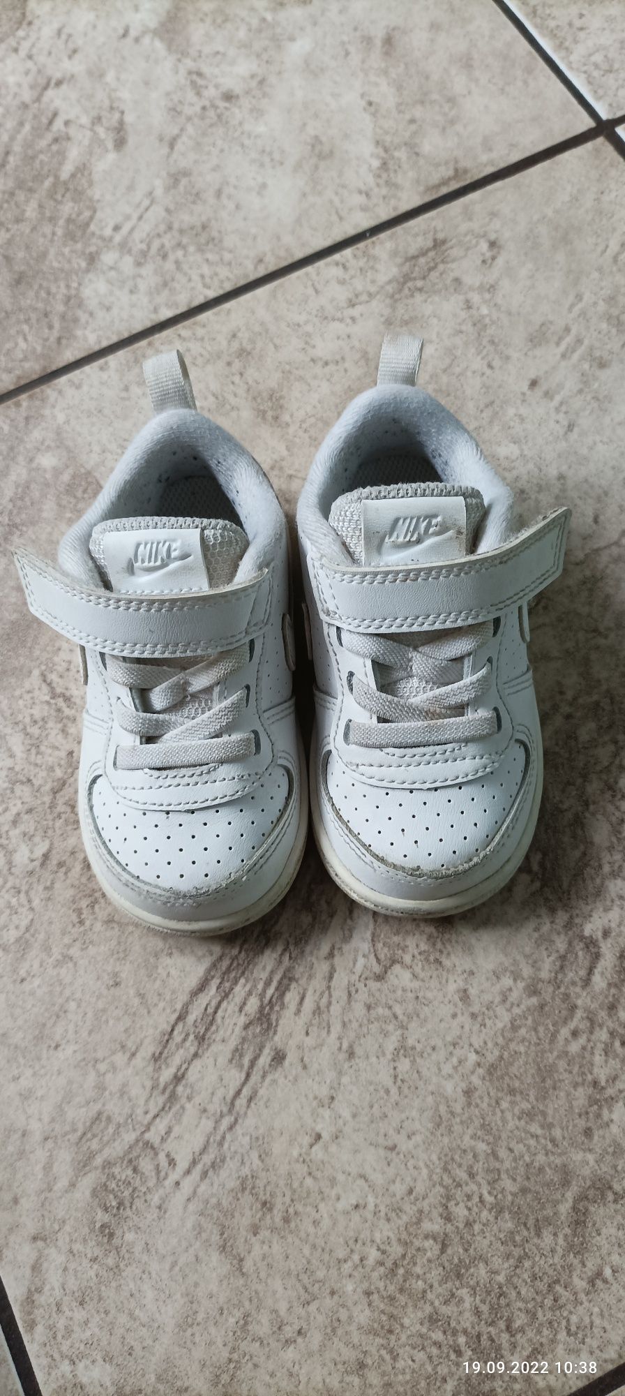 Buty Nike dla dziecka rozmiar 21 buciki