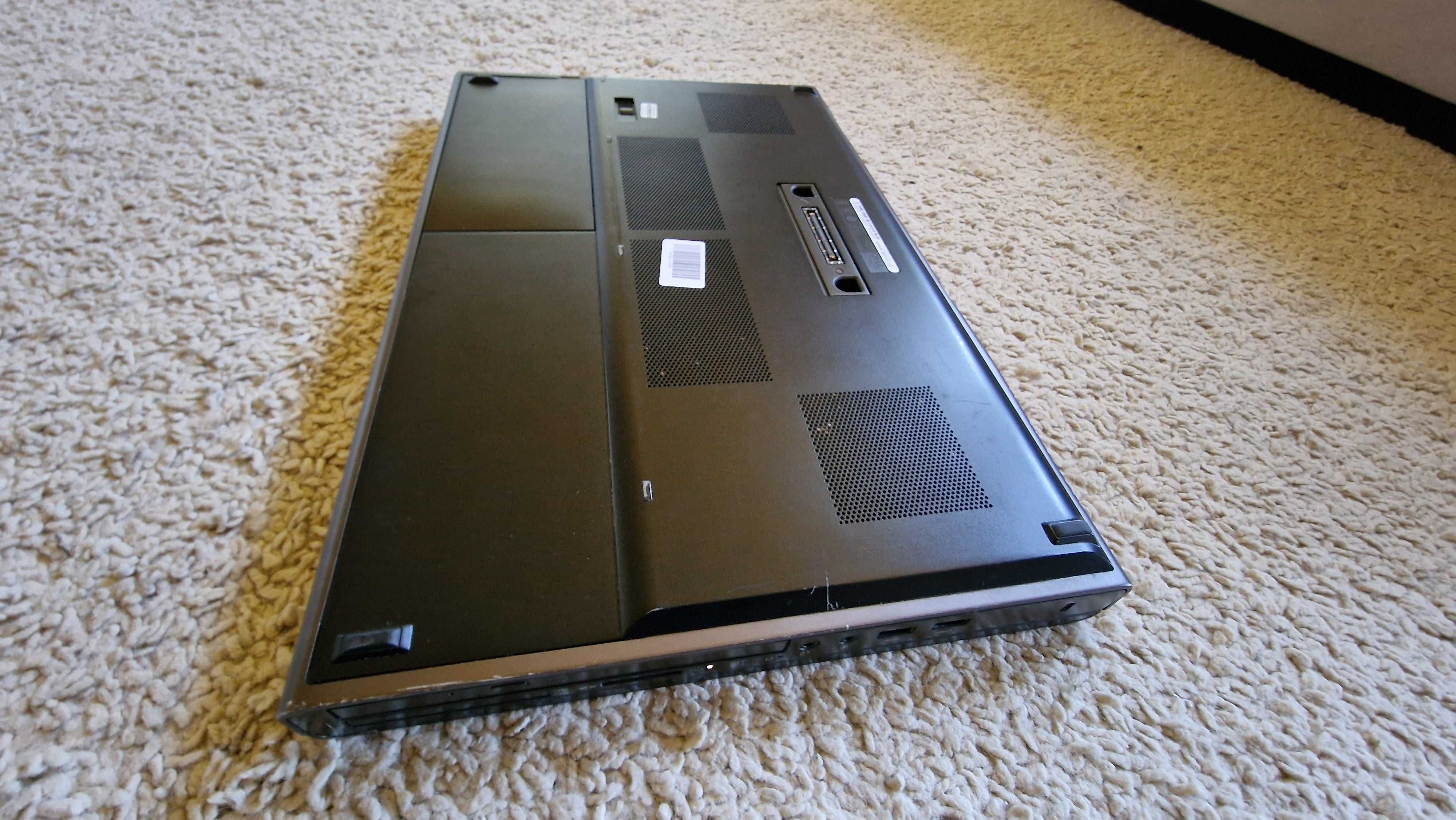 Dell Precision M6800 SSD 500 GB ram 32   gb.