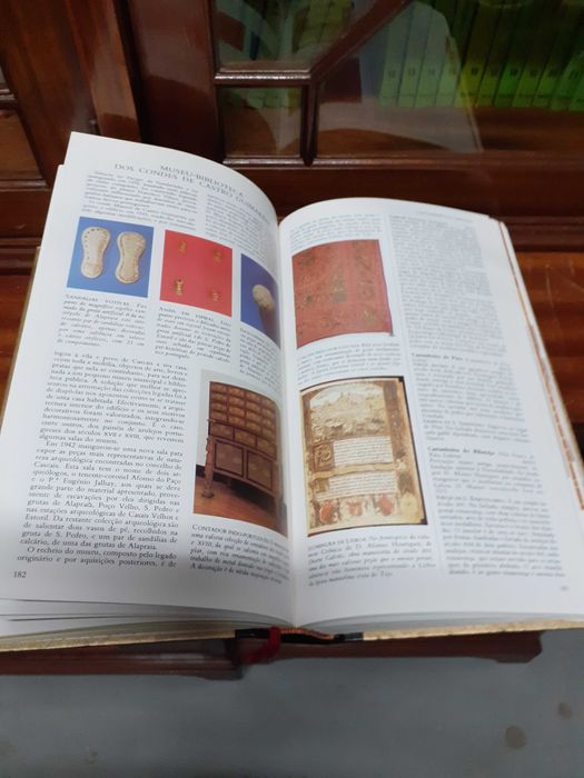 Livro Tesouros Artísticos de Portugal