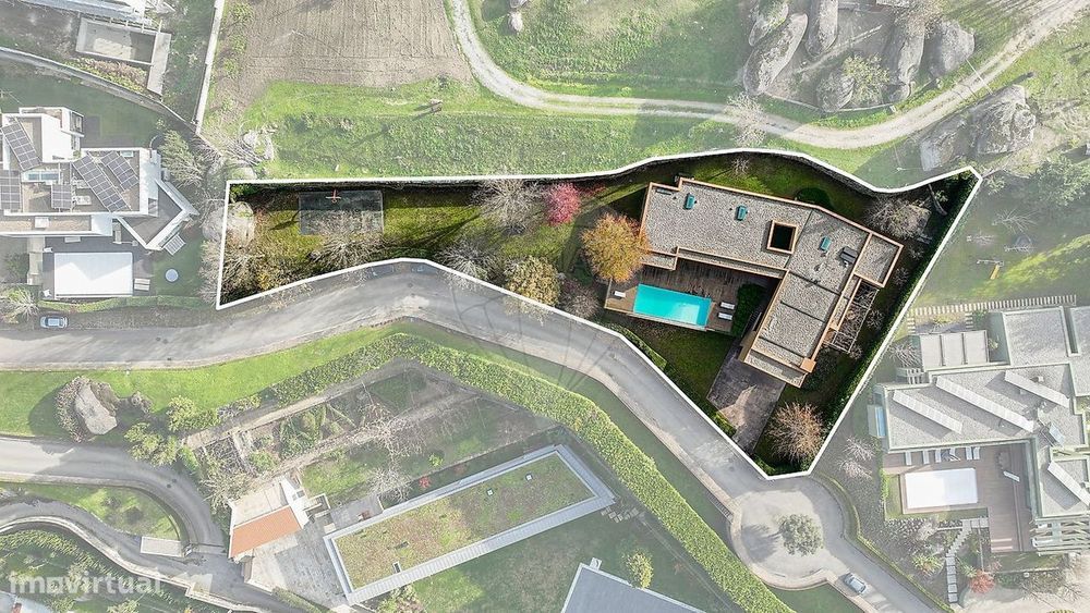 Moradia T4 para venda