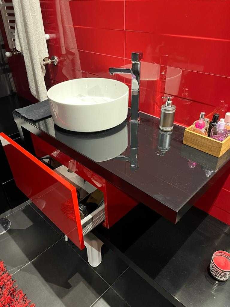 Móvel lavatório  WC suspenso c/ torneira e espelho