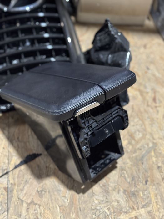 Підлокітник w166 GLE GLS X166 подлокотник борода мерседес консоль