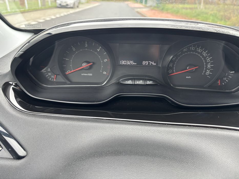 Peugeot 208 stan bdb