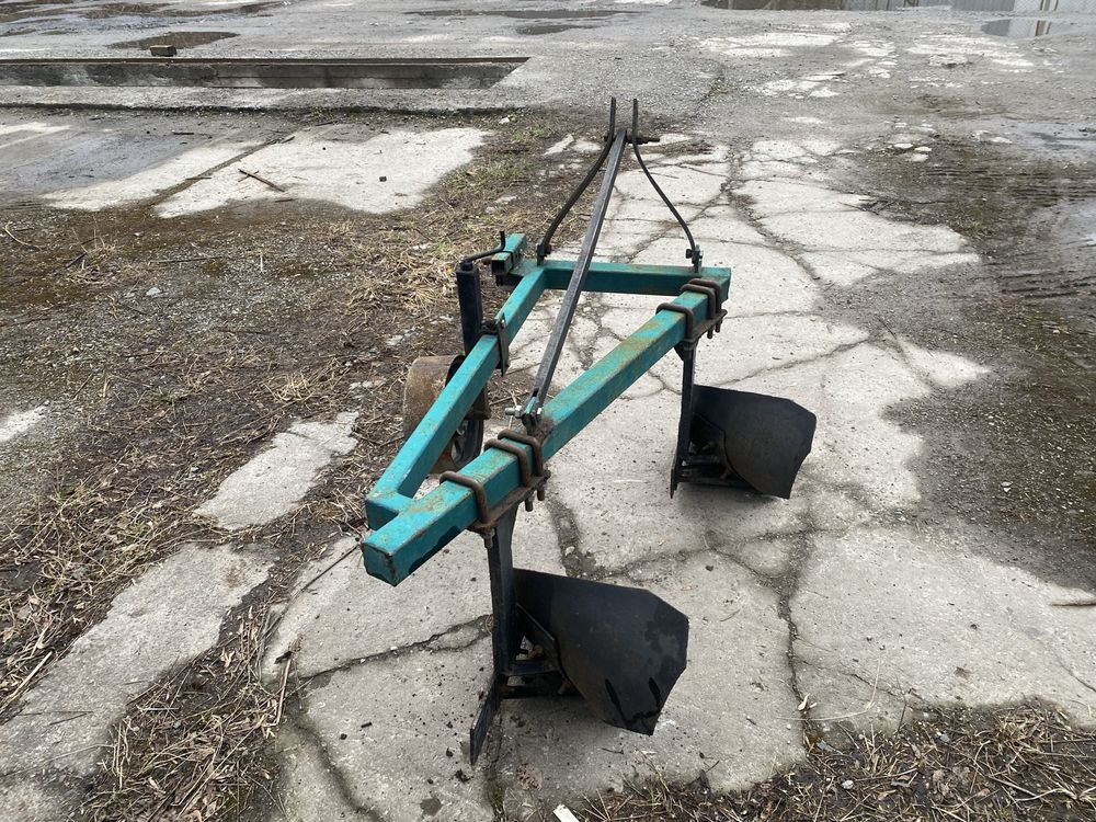 Продам двухкорпусний плуг