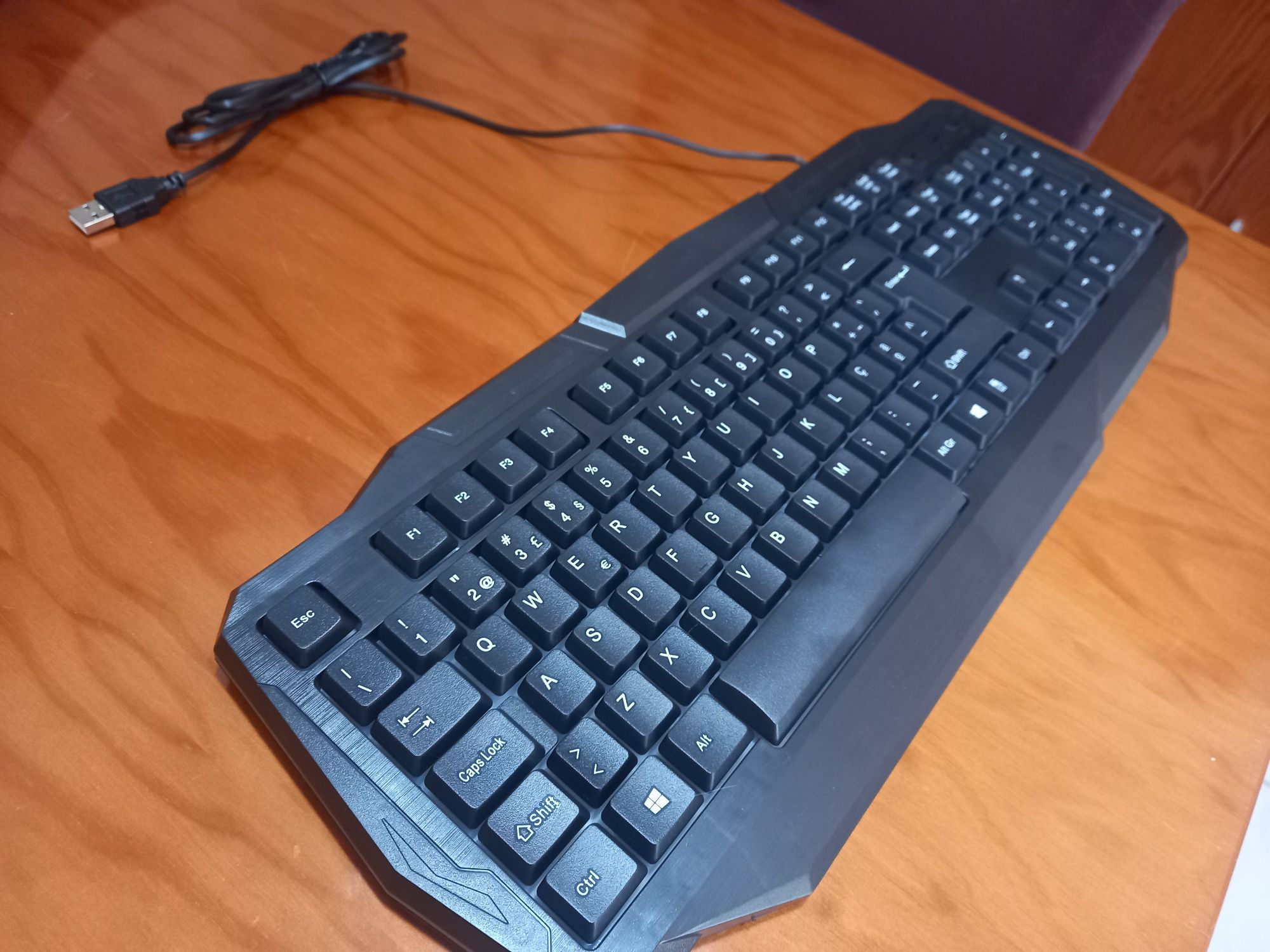 Teclado de pc novo sem rato