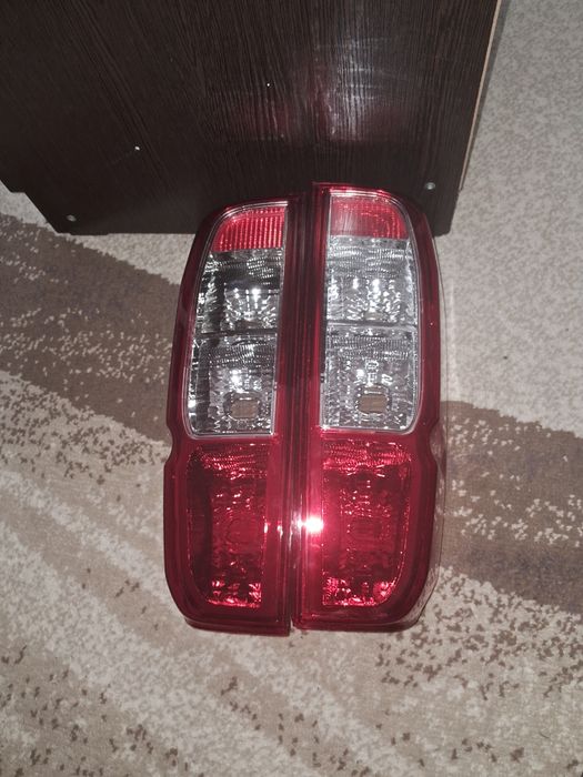 Стопи,Задня оптикаNissan Navara D40,D22Навара Д40,Д22Розборка шрот,