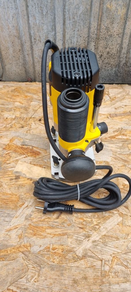 Fabrycznie nową Frezarka gornowrzecionowa Dewalt dw621