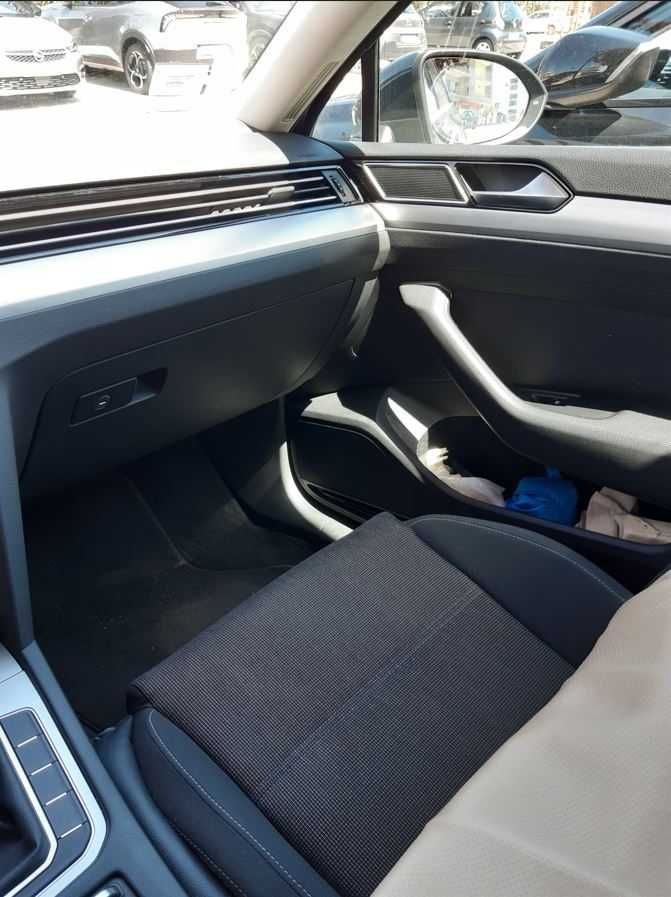 VW Passat Variant 12-2017 c/poucos km (nacional)