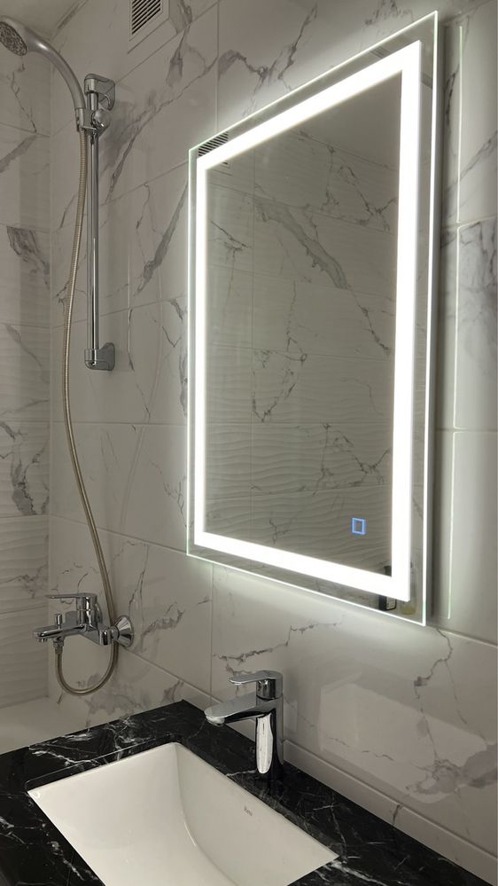 Дзеркало з підсвіткою LED у ванну кімнату