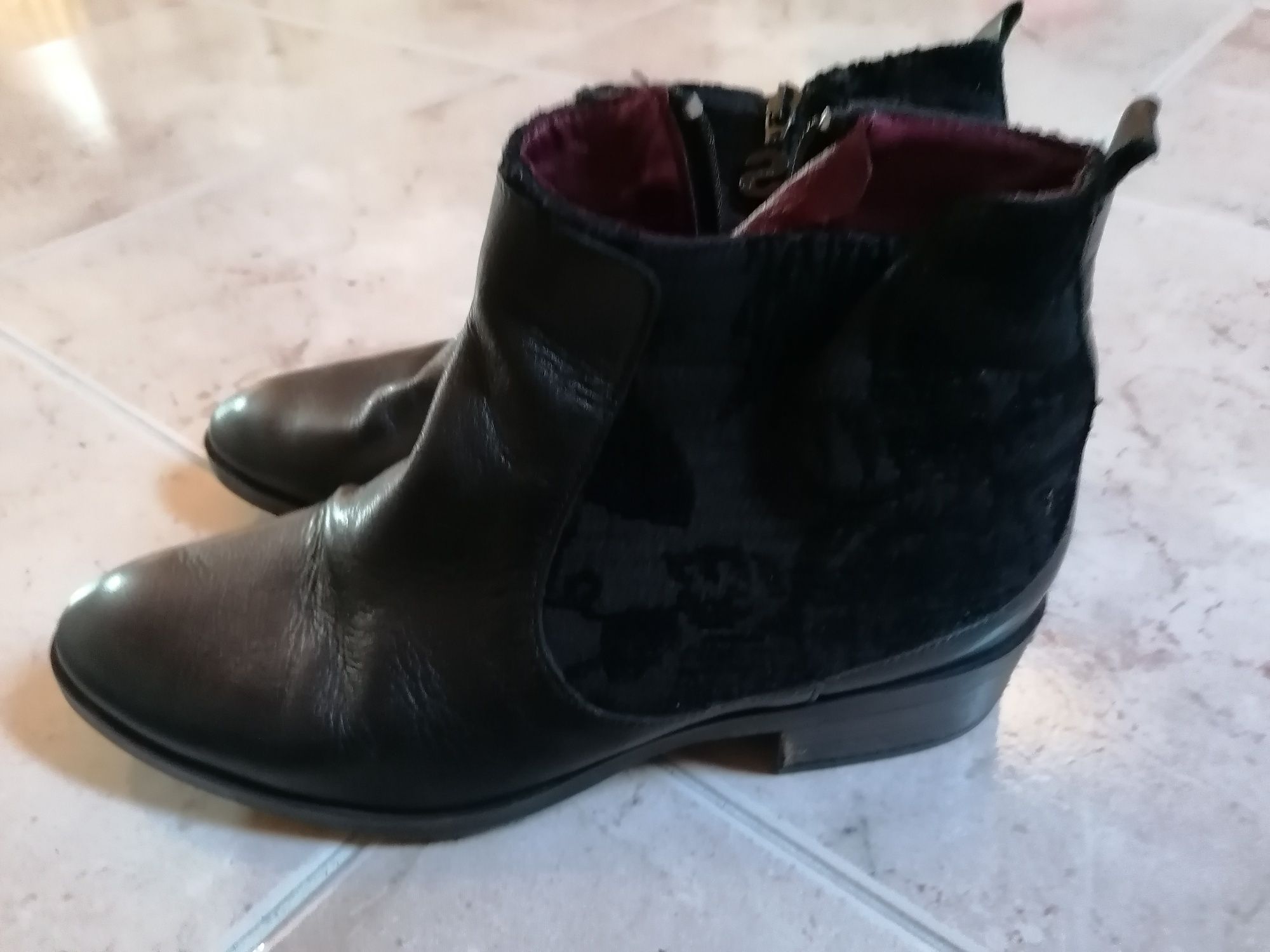 Botins desigual semi novos