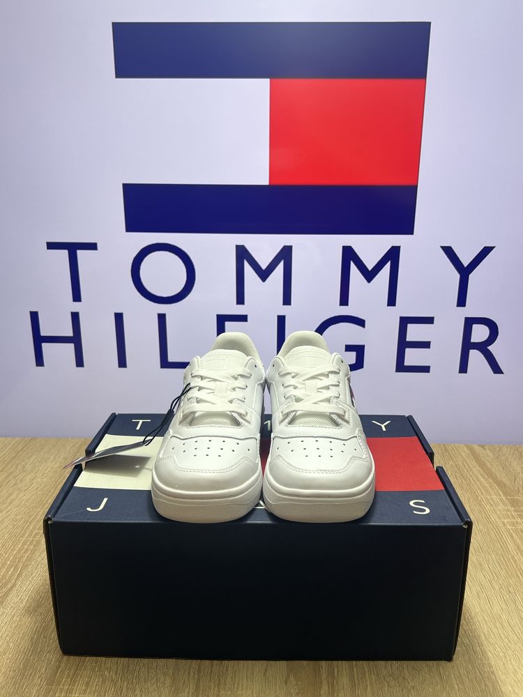 Жіночі Tommy Jeans Снікерcи Tjw Retro Basket Ess EN0EN02505 Білий