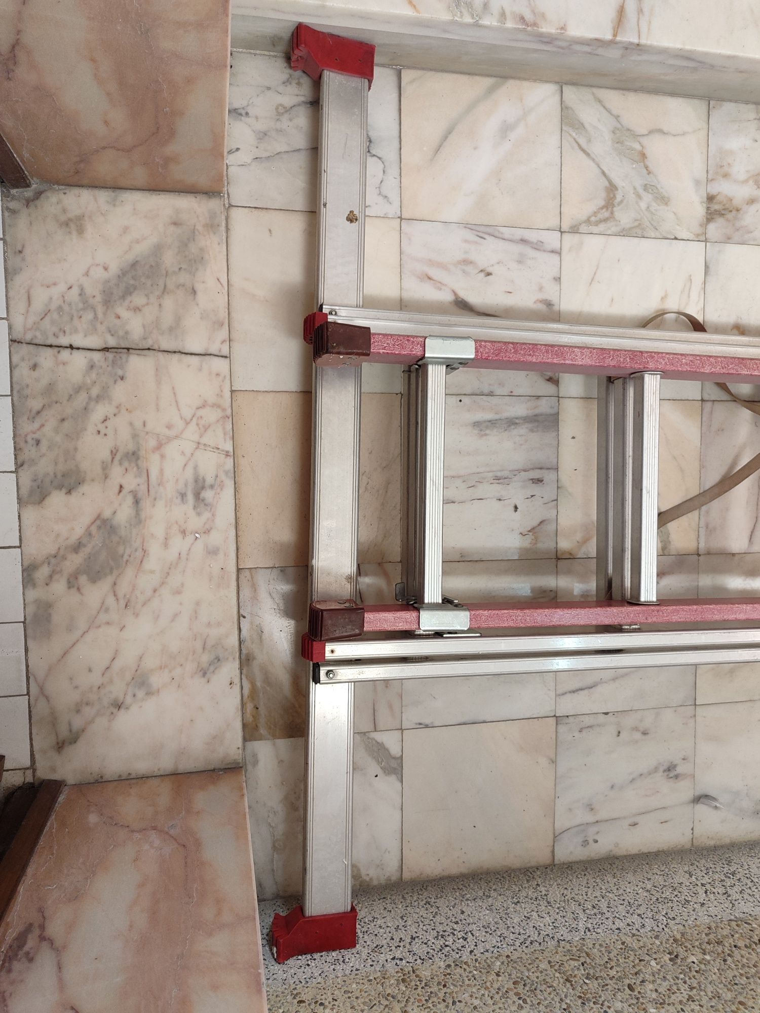 Escada Tripla 3x10 Degraus – Semi-Nova