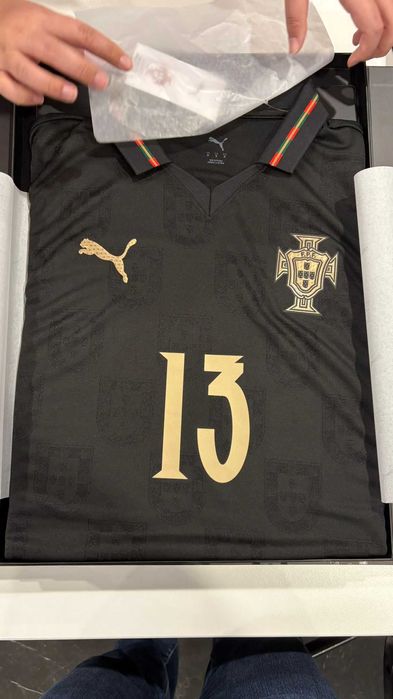 Camisola Edição Especial Homenagem a Eusébio (LIMITADA  1965 UNIDADES)