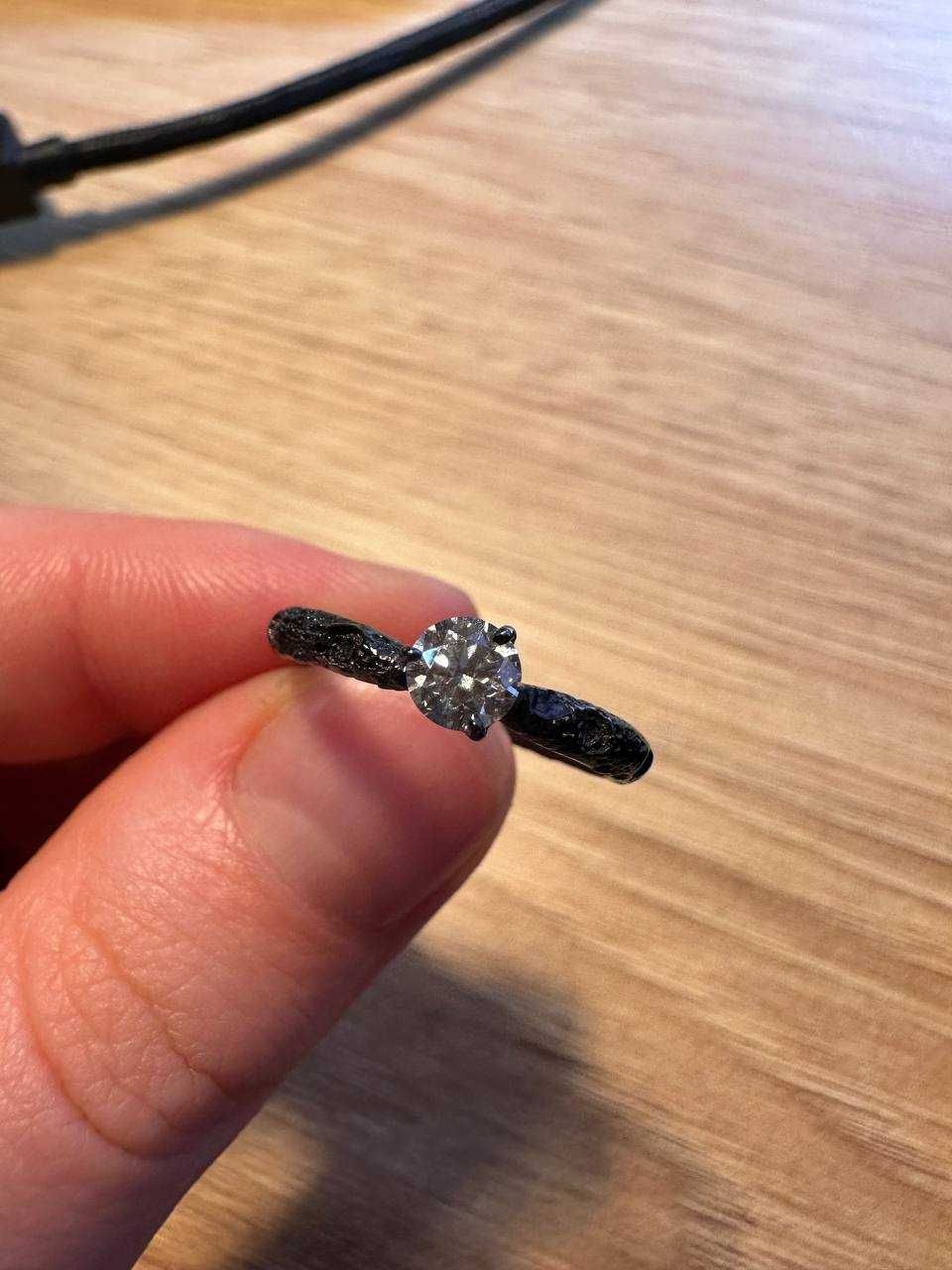 Pierścionek z diamentem 0.34ct GIA VVS2 F srebro oksydowane unikat
