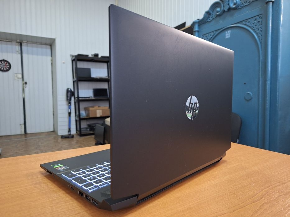 HP Pavilion Gaming 15-ec0004ua Ryzen 7 3750H GTX 1660 Ti 6Gb 16/512