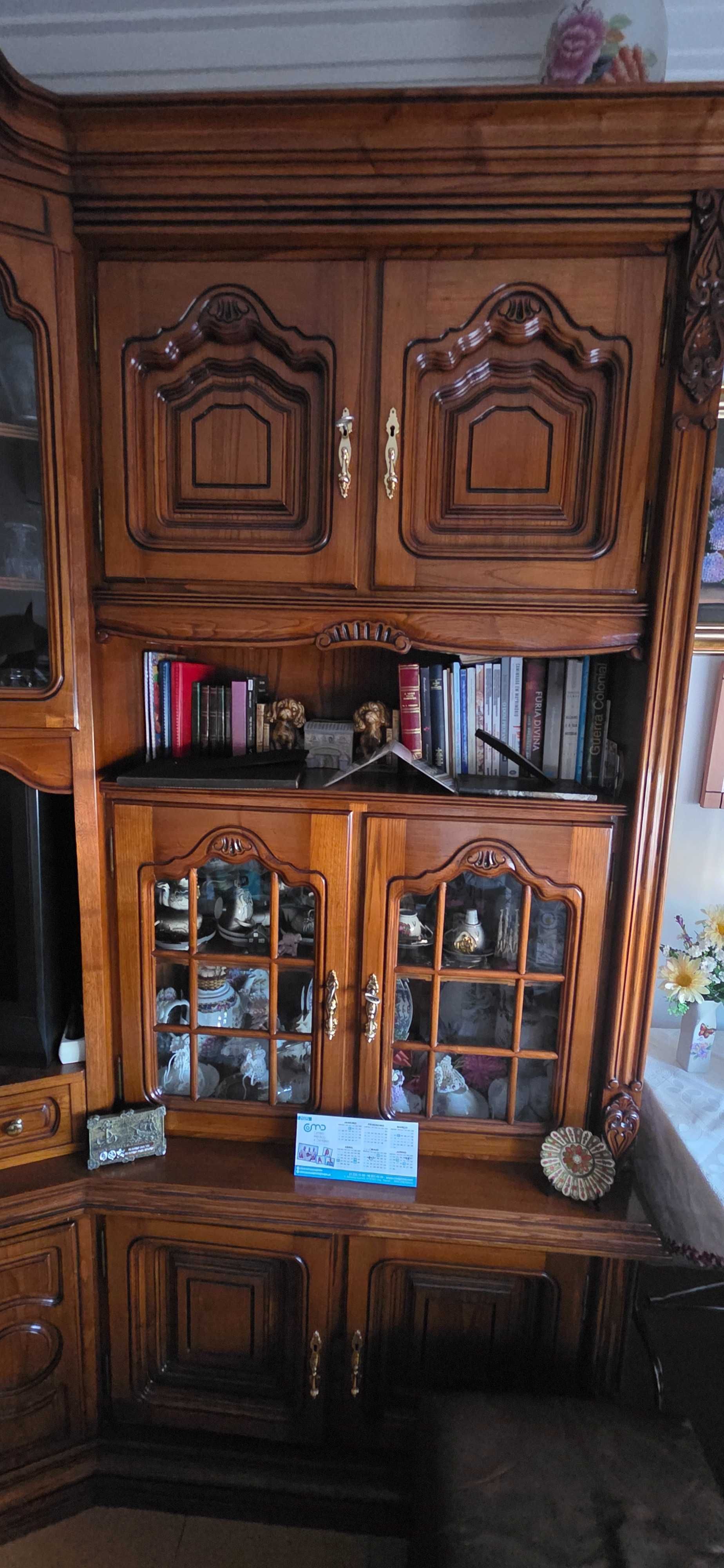 Móvel Casa de Jantar  - Maciço Nogueira
