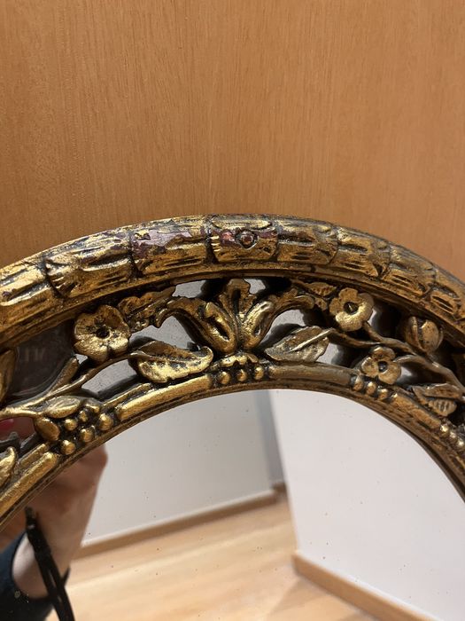 Espelho em talha dourada