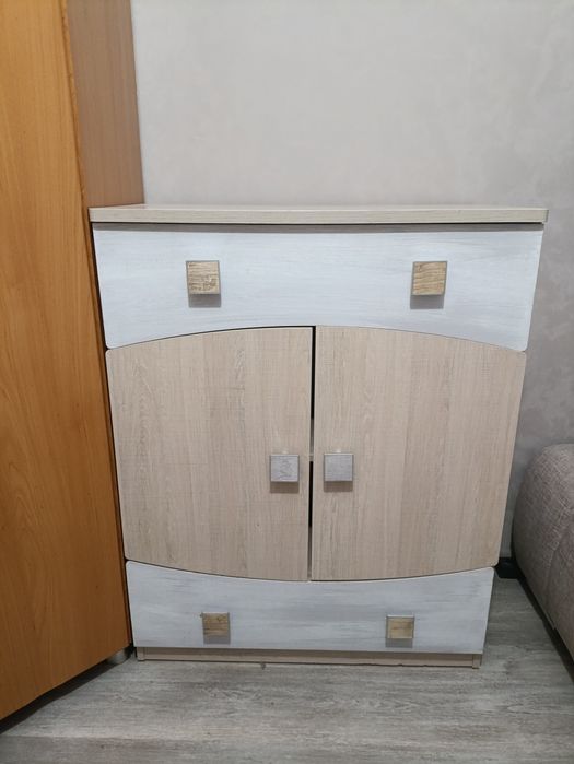 Komoda z szufladami