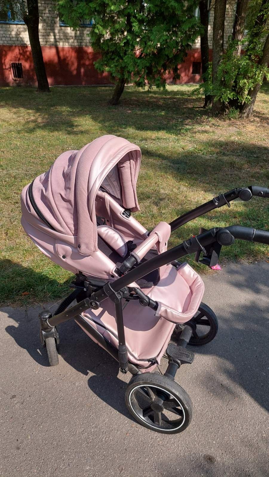 Дитяча коляска 2 в 1 Baby Pram

Модна, зручна і функціональна – нова м