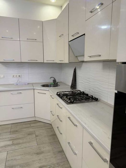 Продаж 1-кімнатної квартири в ЖК "Статус Парк"