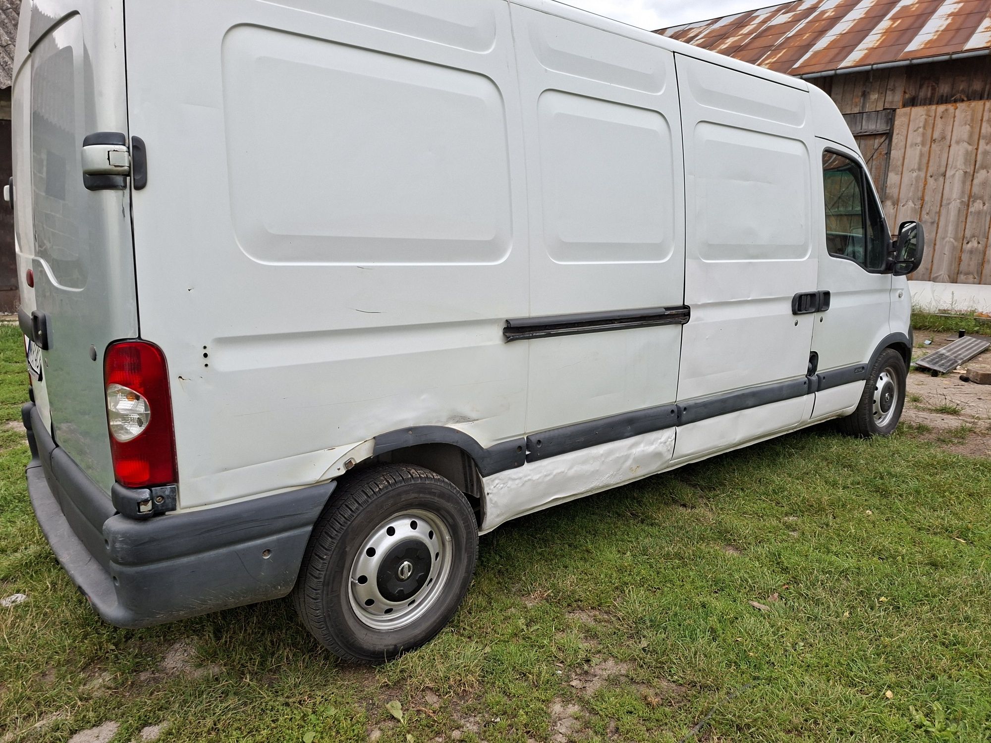 Sprzedam nissana 2.5 dci sprawny