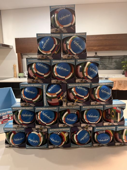 Bolas que saltam na água