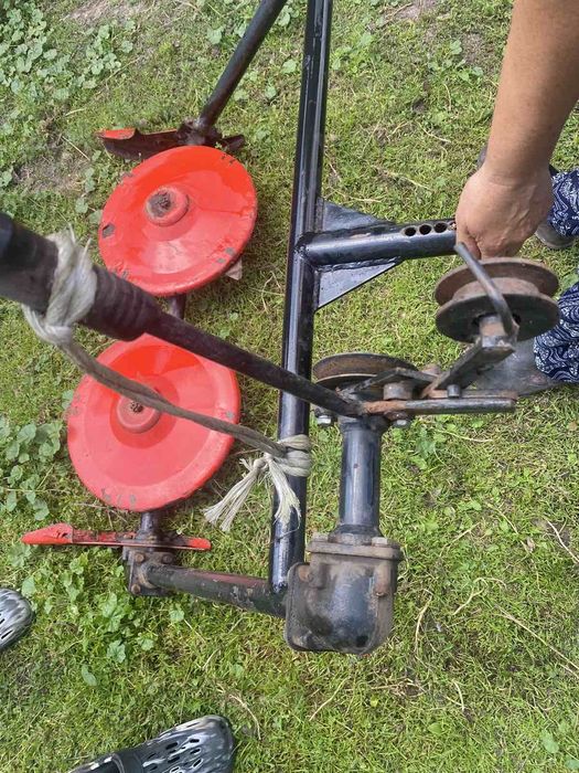 Продам мотоблок Енергомаш з фрезою та роторною косаркою.