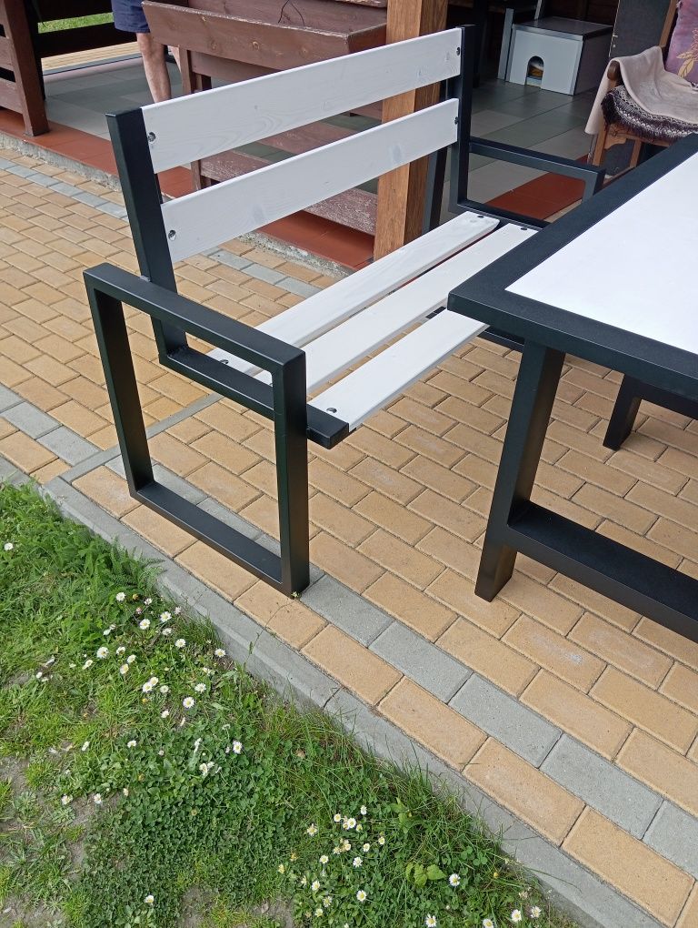 Ławka ogrodowa z aluminium