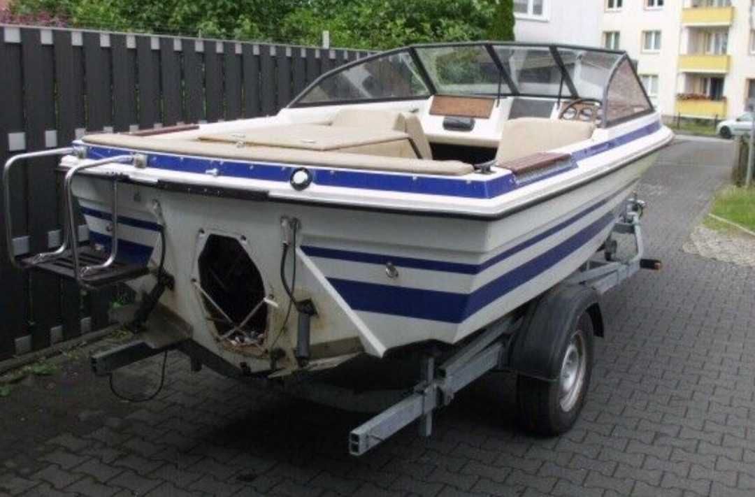 Bayliner Mutiny , Motorówka
