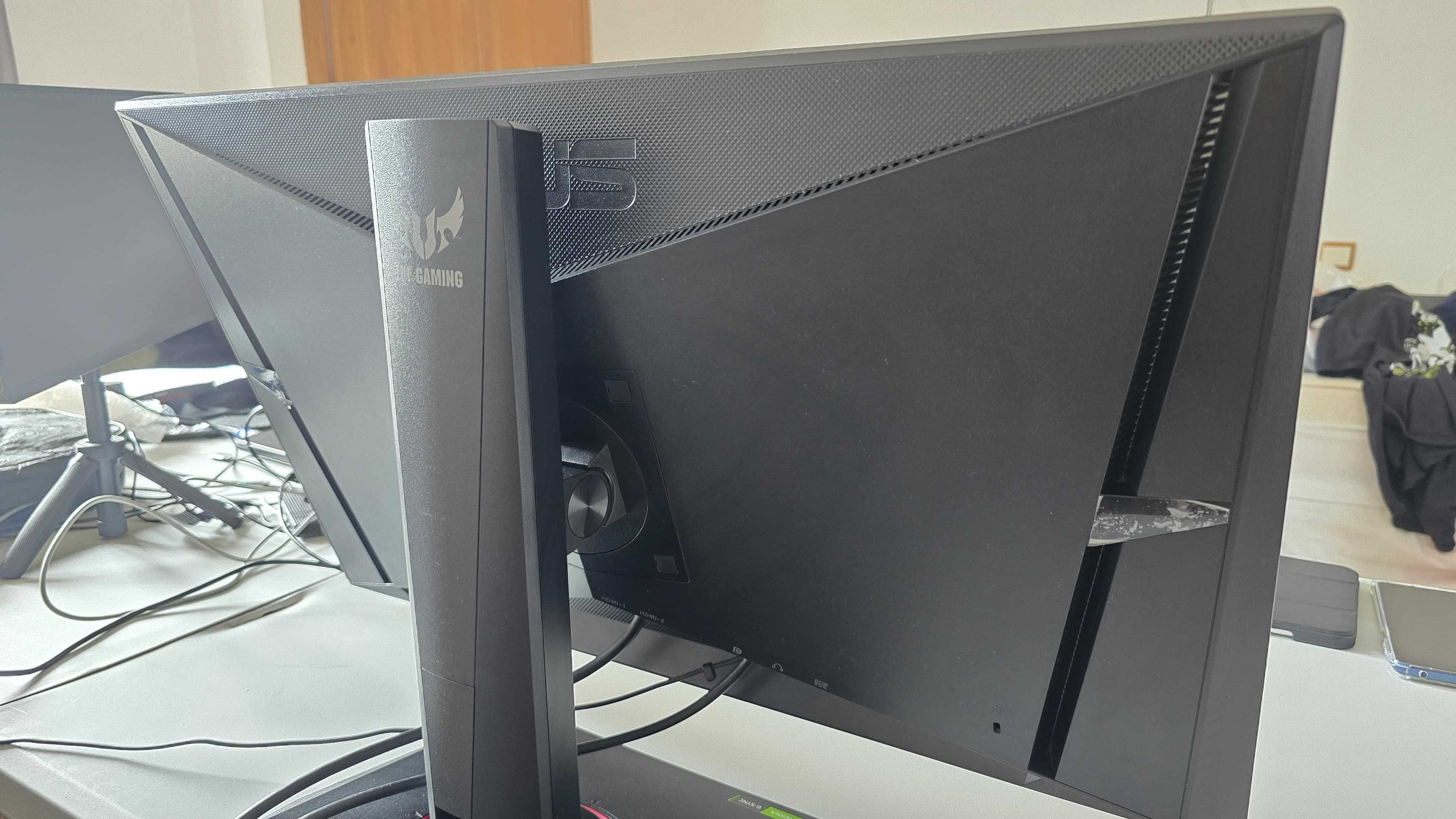 Monitor Asus TUF Gaming 27" IPS 1440p 144Hz VG27AQ 2560x1440 G-Sync