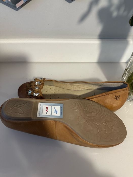 CAPRICE 40,5 baleriny NOWE skóra pantofle ukryty koturn