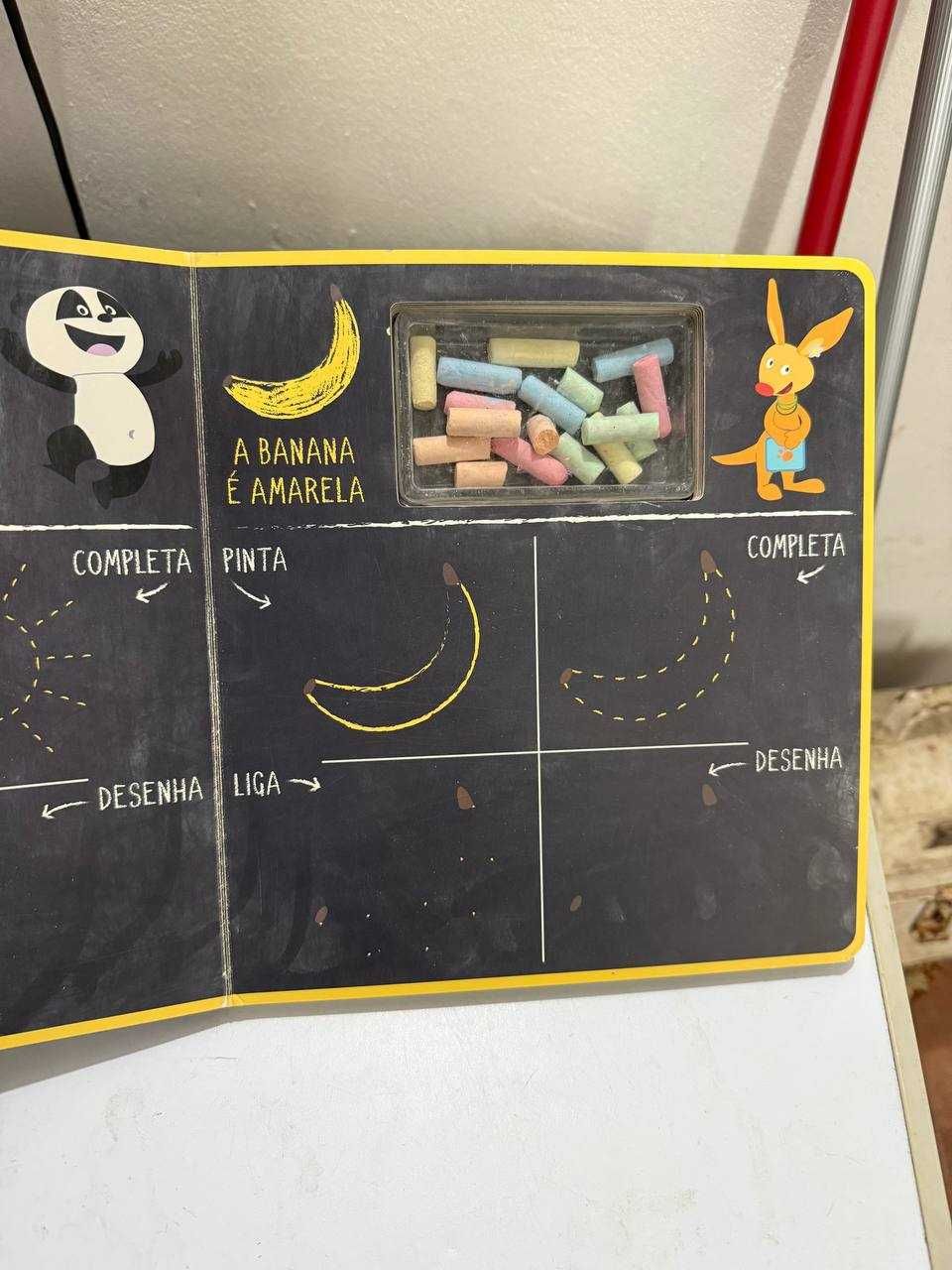 Quadro com giz para criança