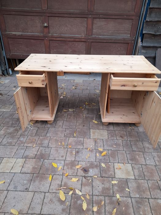 Sosnowe biurko drewniane, lite drewno, nielakierowane