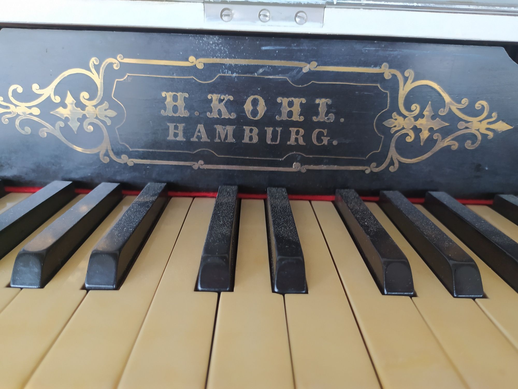 Vendo piano H. K.O.H.L HAMBURG