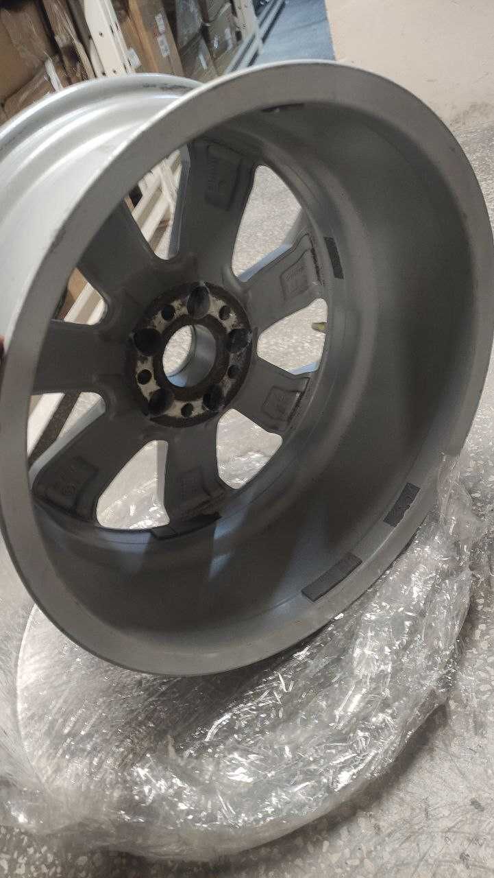Диски литые комплект R18 8J A1664011602 Mercedes GL X166