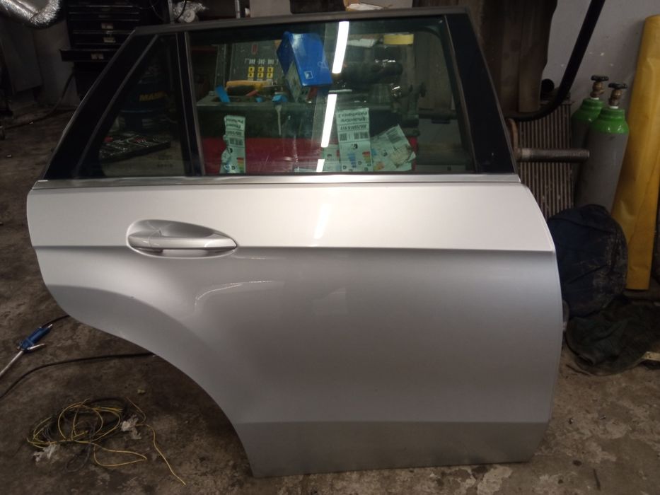 Drzwi prawy tył tylne Mercedes W212 kod lakieru 775
Drzwi kompletne 
S