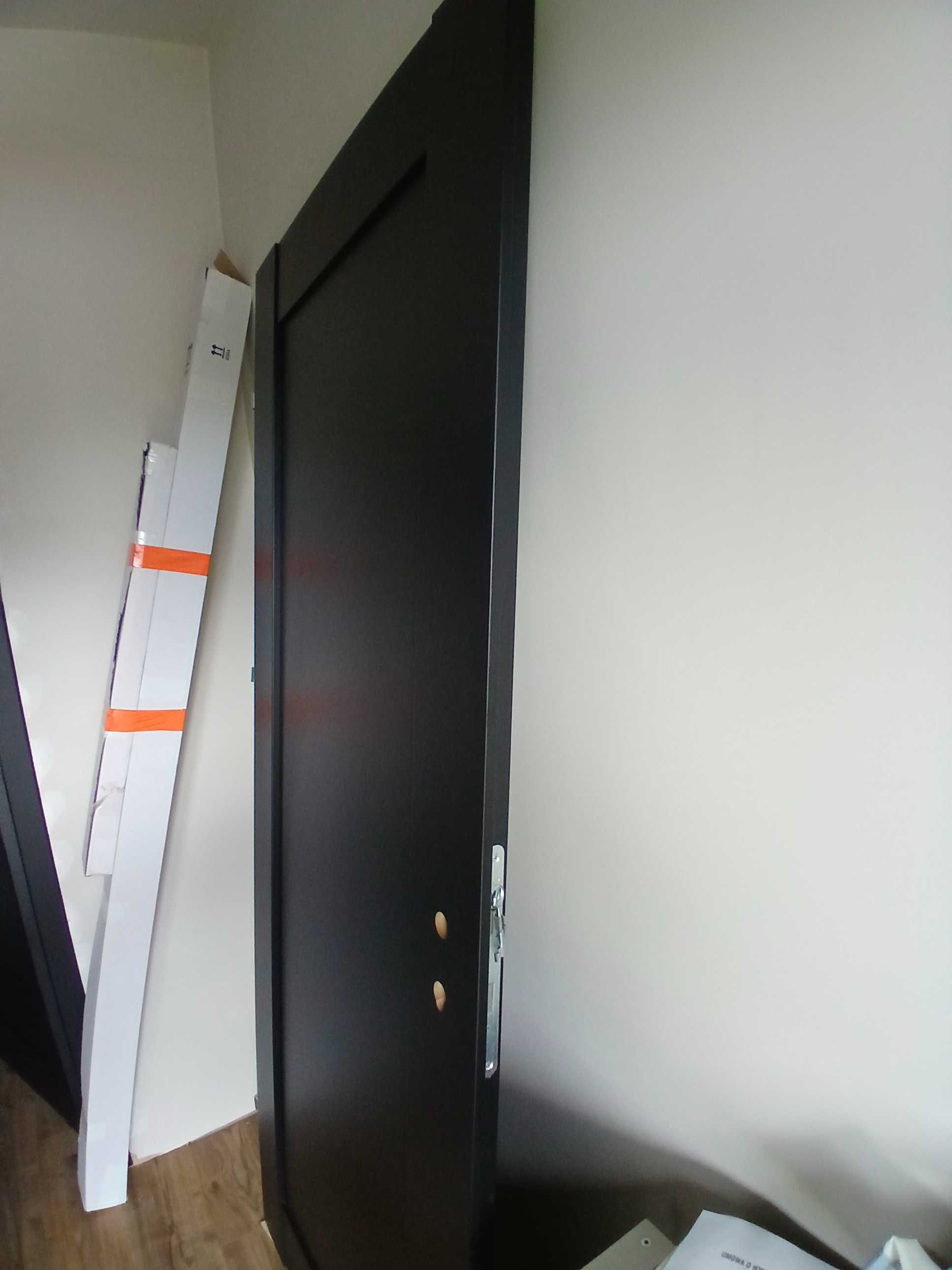 Drzwi czarne mdf 80