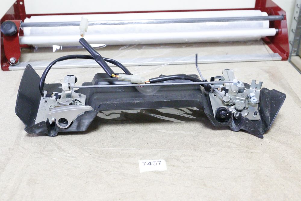 7457 Zamek kufra Lewy 01-11  Honda Goldwing Gl1800