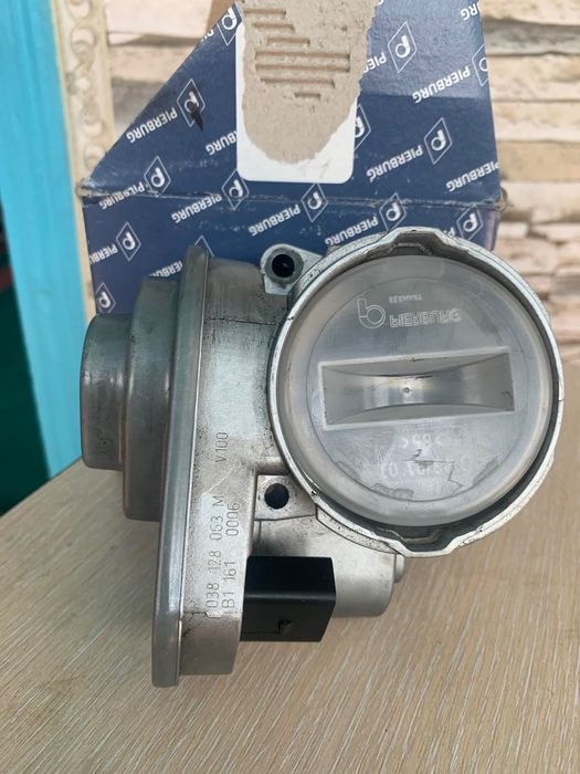 Дросільна заслонка на Volkswagen Touran