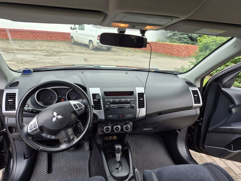 Outlander xl 2011 автомат повний привід