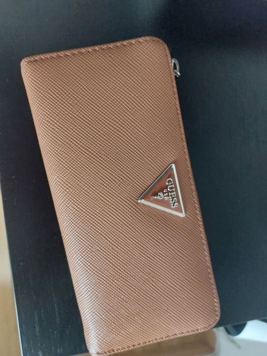 Carteira guess com pouco  uso