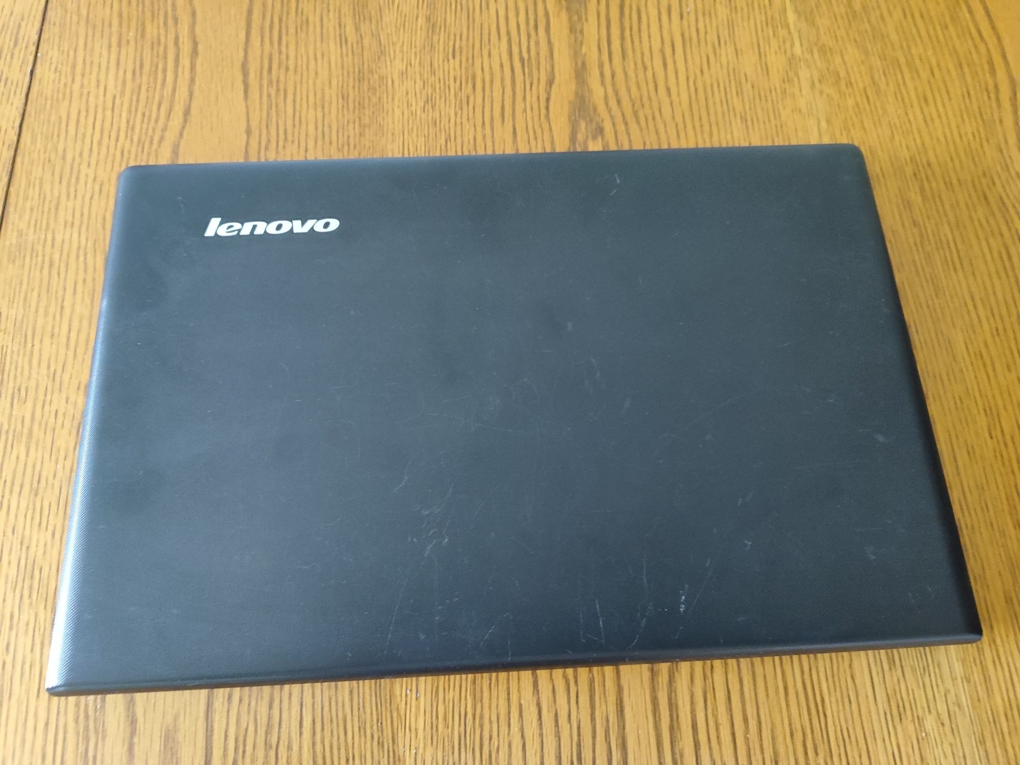 Laptop Lenovo i5 17,3"