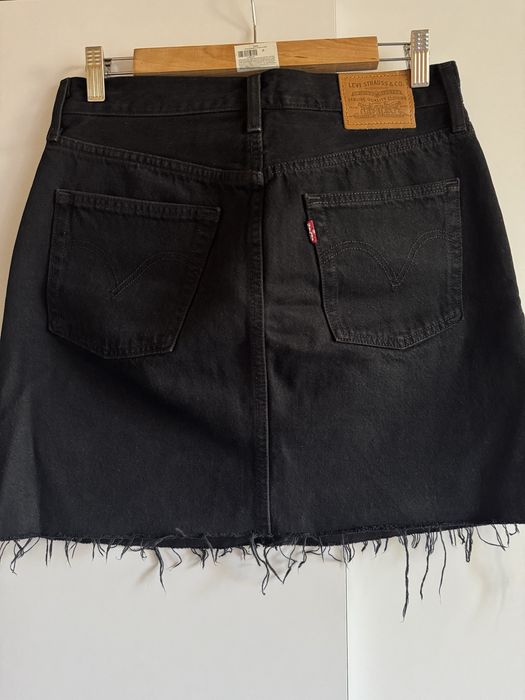 Джинсова чорна спідниця Levi’s