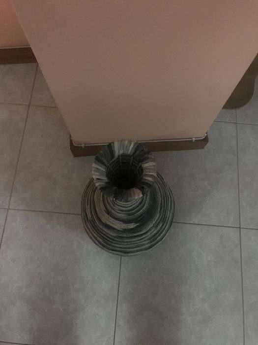 Jarrão para decoração revestido a trapalhões .