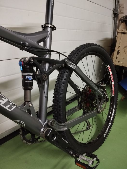 Bicicleta BTT mondraker impecável