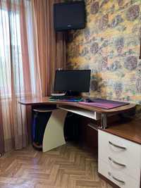 Детская мебель (кровать, шкафы, стол)